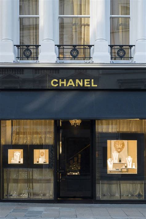 Chanel watches new bond